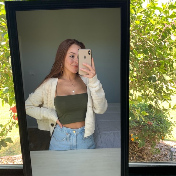 Meet your Posher, Tatiana 🧜‍♀️ - Picture 5 of 5